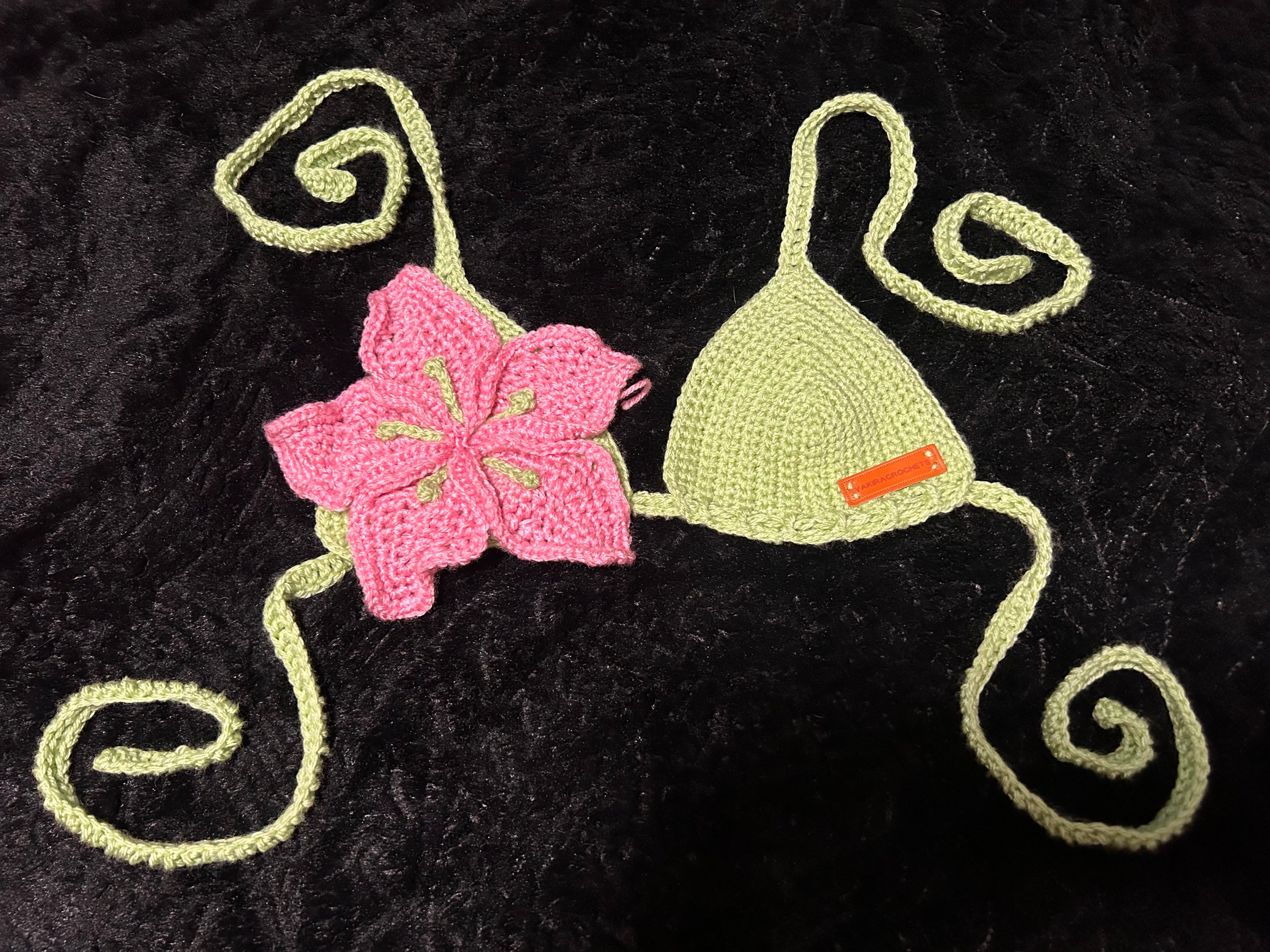 Flower bikini top (pink)